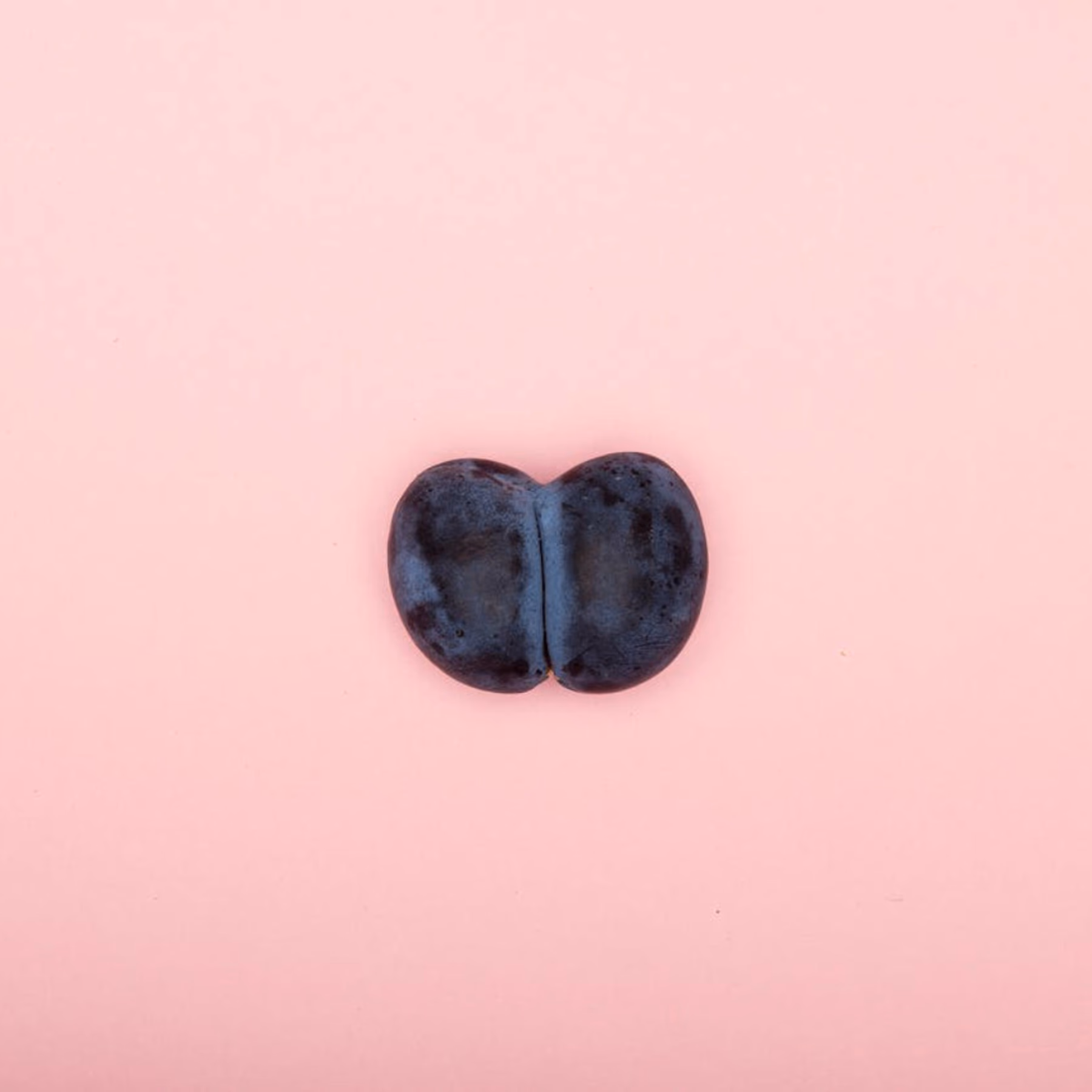 Eine Pflaume die aussieht wie ein Hintern