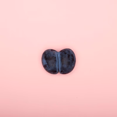 Eine Pflaume die aussieht wie ein Hintern